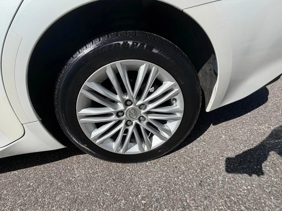 2017 Lexus ES 6th Gen - Image 12 of 12
