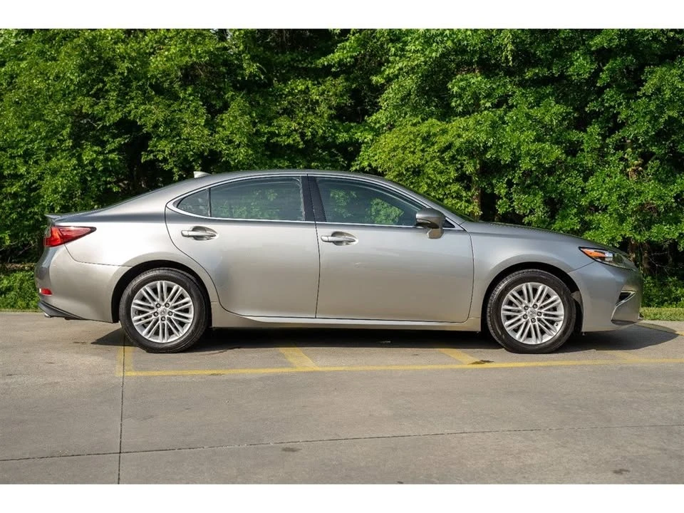 2017 Lexus ES 6th Gen - Image 2 of 19