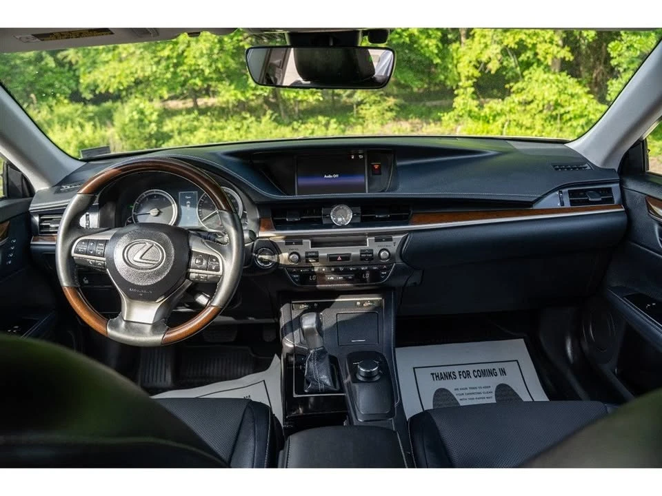 2017 Lexus ES 6th Gen - Image 16 of 19