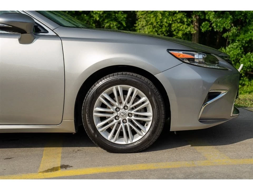 2017 Lexus ES 6th Gen - Image 4 of 19