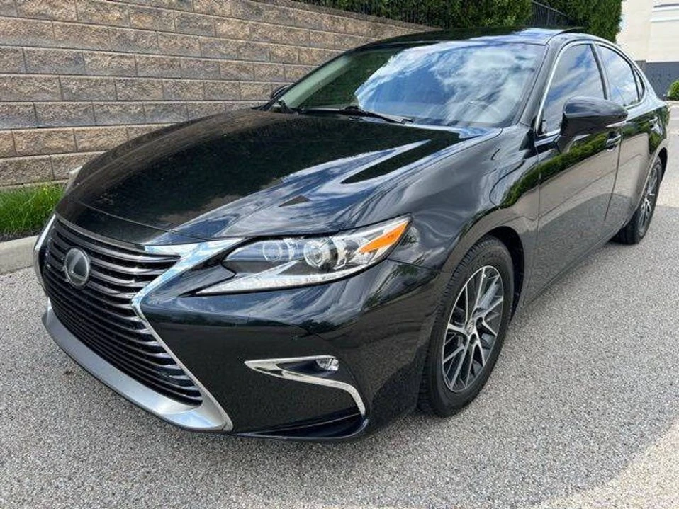 2017 Lexus ES 6th Gen - Image 2 of 20
