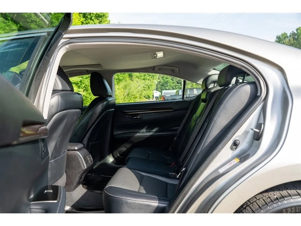 2017 Lexus ES 6th Gen - Image 12 of 19