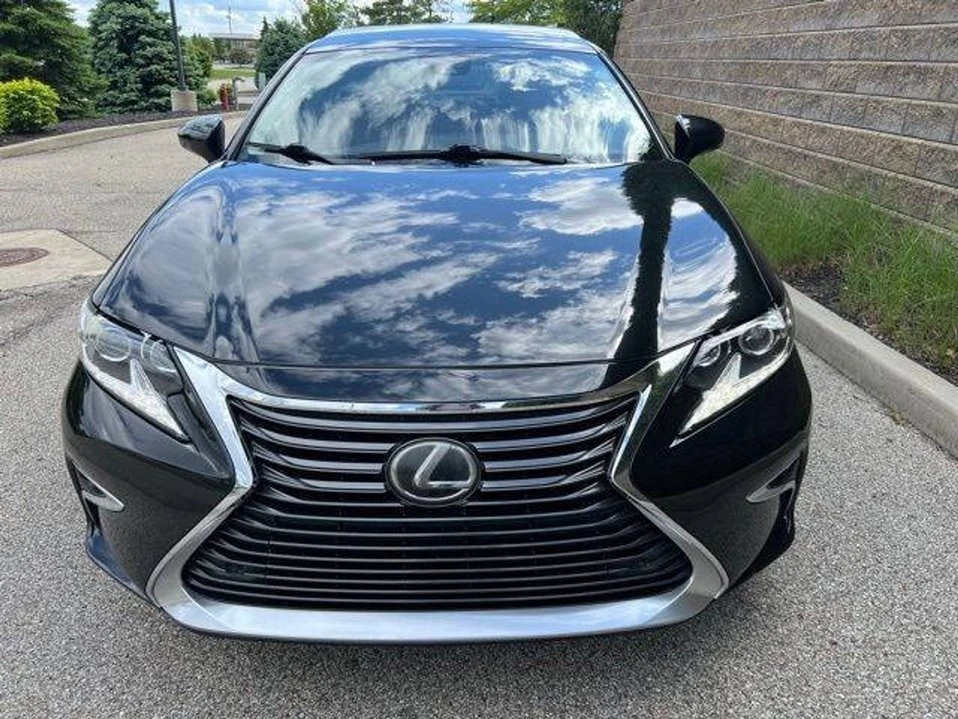 2017 Lexus ES 6th Gen - Image 9 of 20