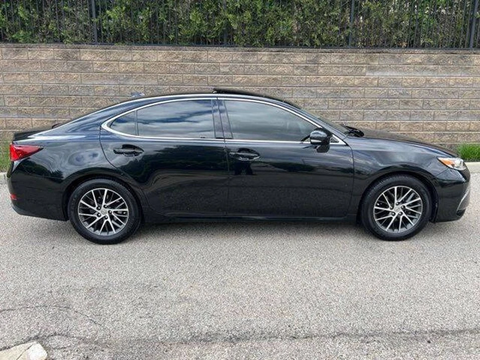 2017 Lexus ES 6th Gen - Image 7 of 20