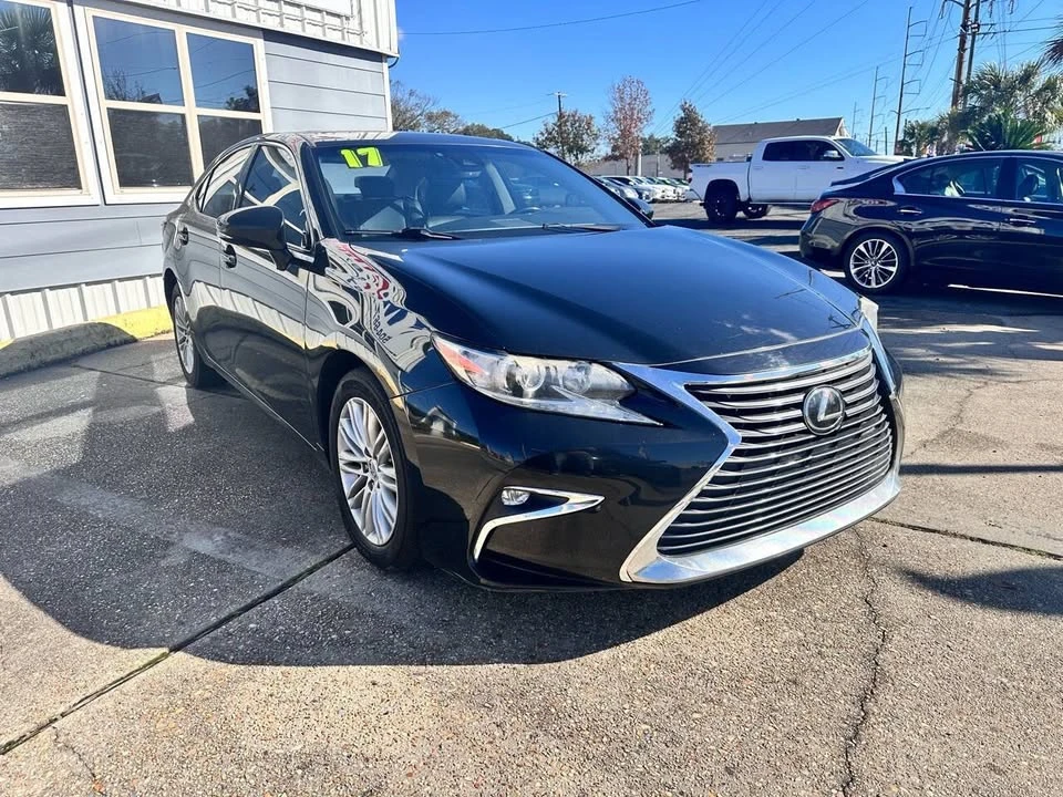 2017 Lexus ES 6th Gen - Image 5 of 13