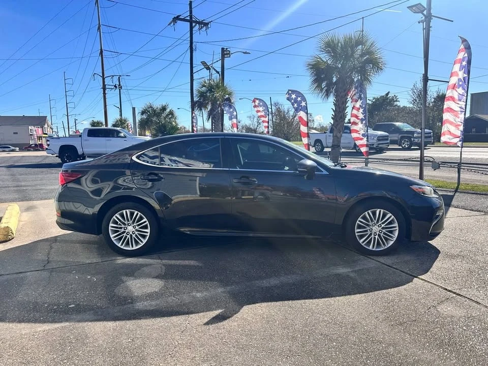 2017 Lexus ES 6th Gen - Image 4 of 13