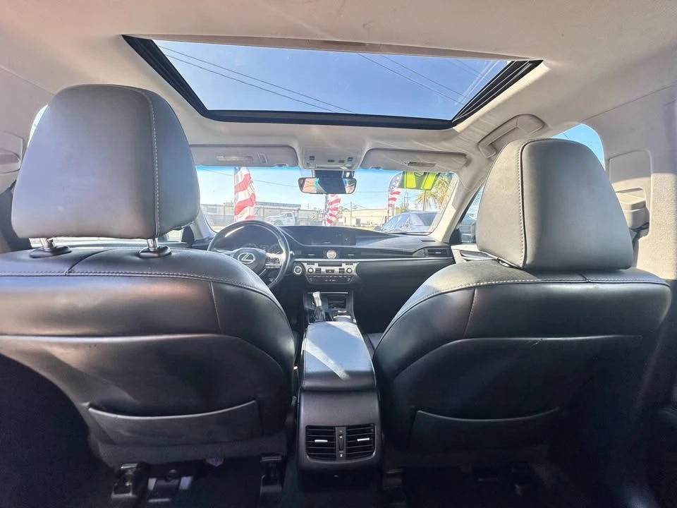 2017 Lexus ES 6th Gen - Image 7 of 13