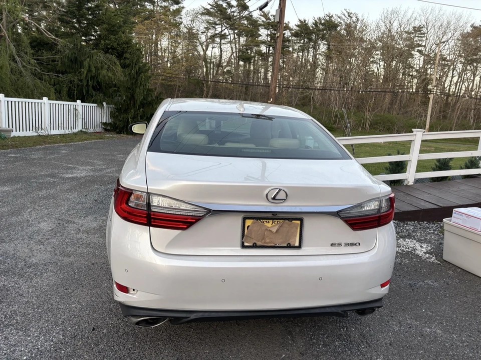 2017 Lexus ES 6th Gen - Image 3 of 8