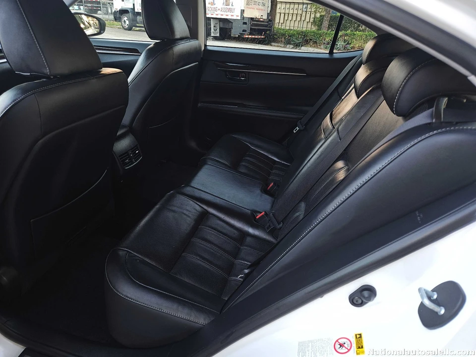 2017 Lexus ES 6th Gen - Image 12 of 21