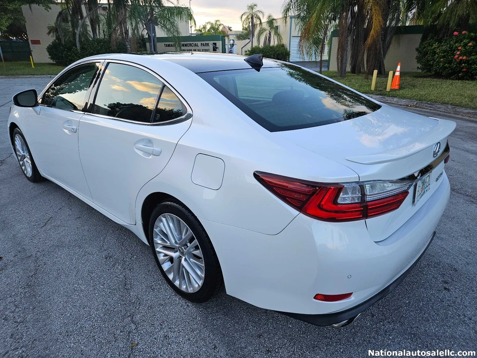 2017 Lexus ES 6th Gen - Image 4 of 21