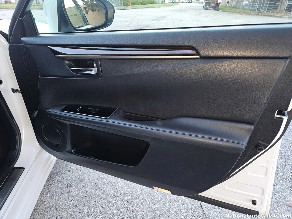 2017 Lexus ES 6th Gen - Image 10 of 21