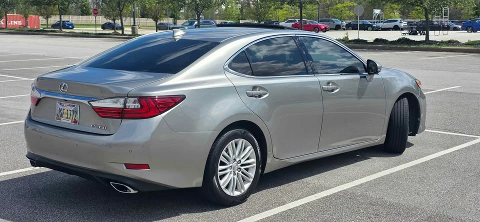 2017 Lexus ES 6th Gen - Image 3 of 10