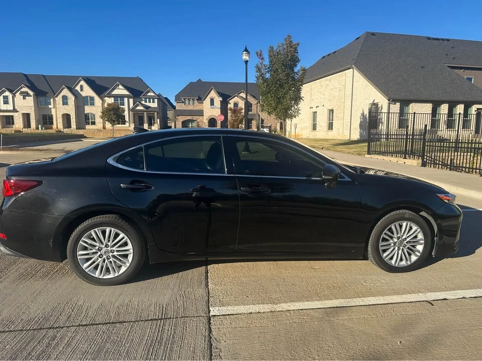 2017 Lexus ES 6th Gen - Image 12 of 20