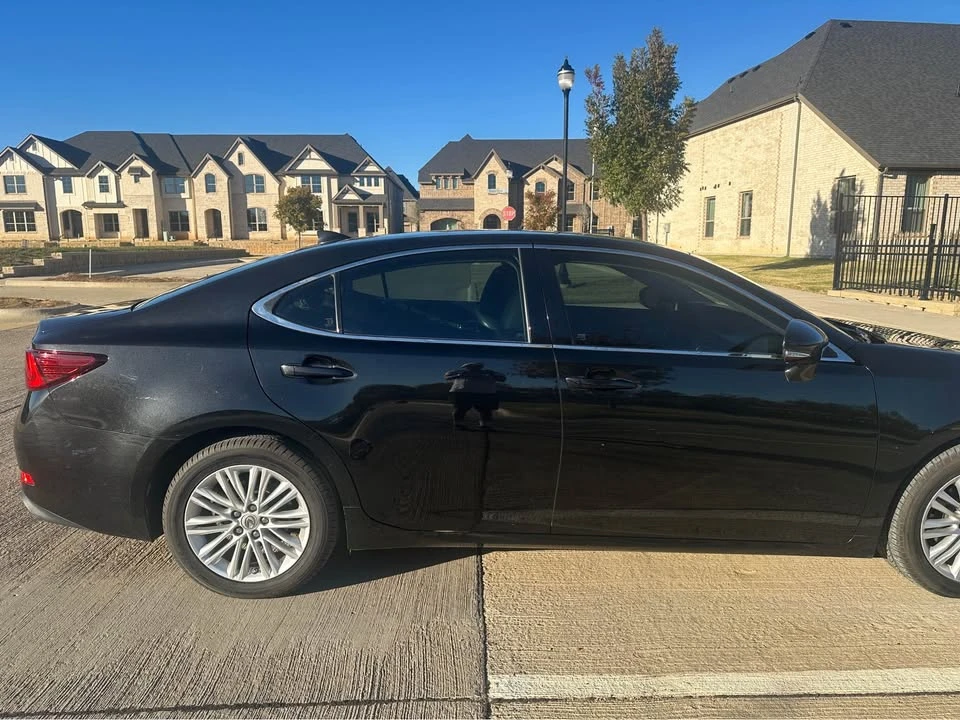 2017 Lexus ES 6th Gen - Image 13 of 20