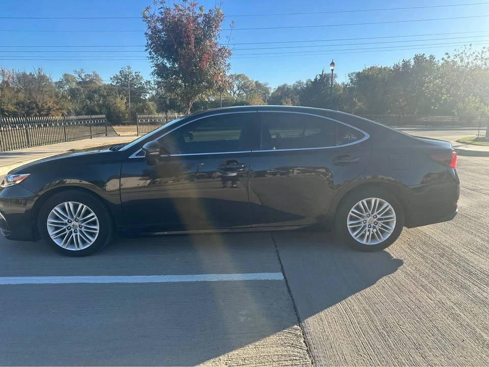 2017 Lexus ES 6th Gen - Image 8 of 20