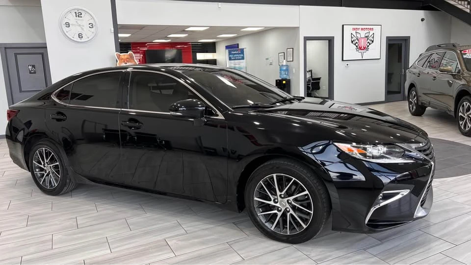 2017 Lexus ES 6th Gen - Image 2 of 9