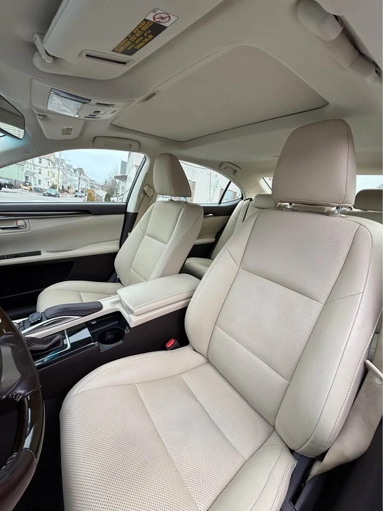 2017 Lexus ES 6th Gen - Image 14 of 17