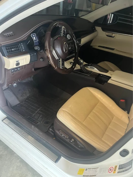 2017 Lexus ES 6th Gen - Image 6 of 7