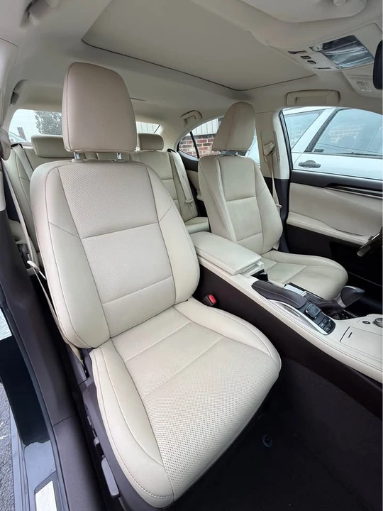 2017 Lexus ES 6th Gen - Image 7 of 17
