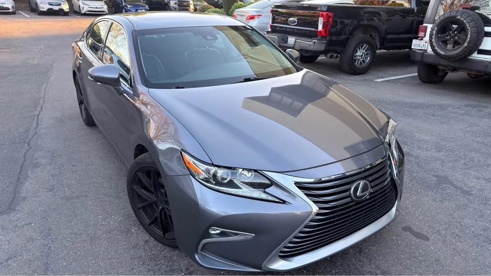 2017 Lexus ES 6th Gen - Image 2 of 10