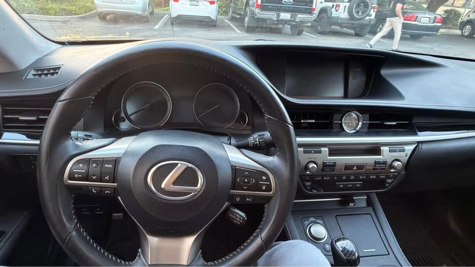 2017 Lexus ES 6th Gen - Image 7 of 10