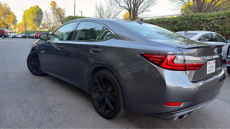 2017 Lexus ES 6th Gen - Image 4 of 10