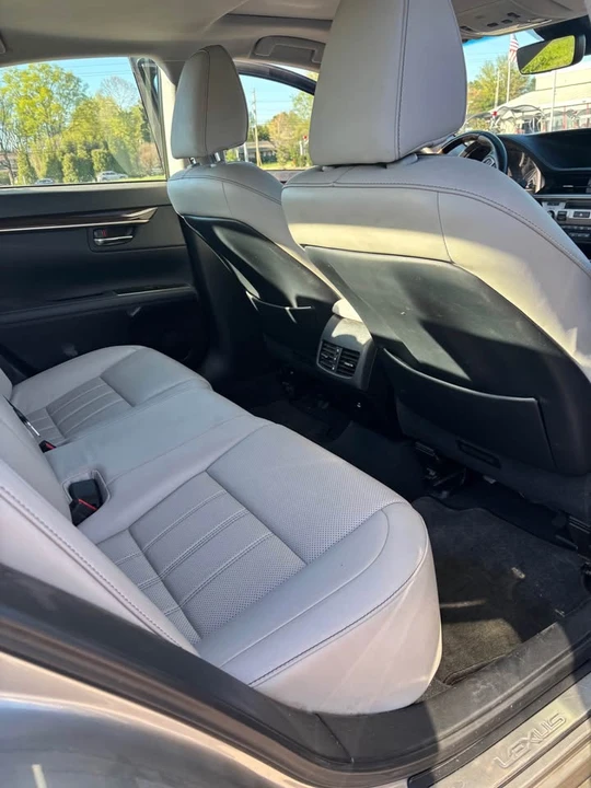 2017 Lexus ES 6th Gen - Image 12 of 20
