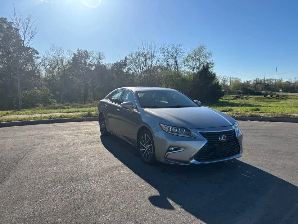 2017 Lexus ES 6th Gen - Image 8 of 20