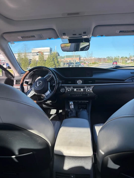 2017 Lexus ES 6th Gen - Image 13 of 20