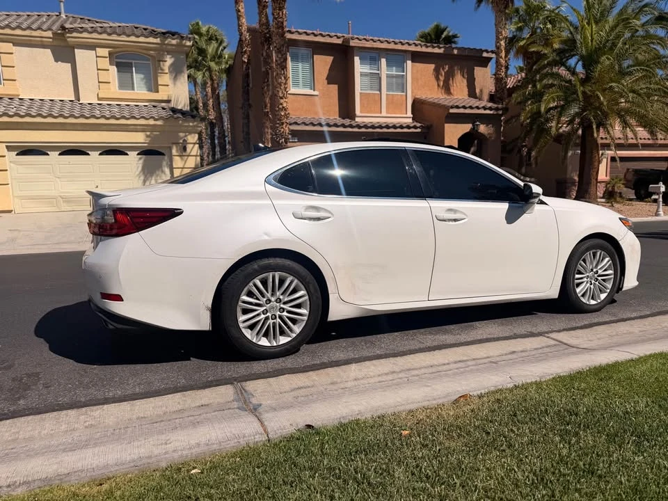 2017 Lexus ES 6th Gen - Image 2 of 10