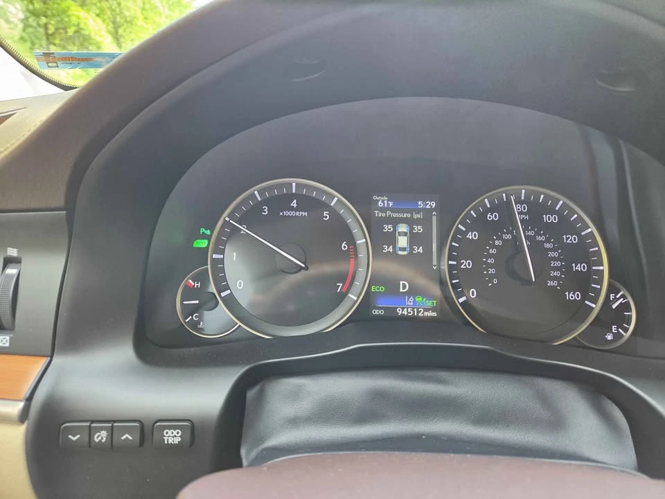 2017 Lexus ES 6th Gen - Image 11 of 11