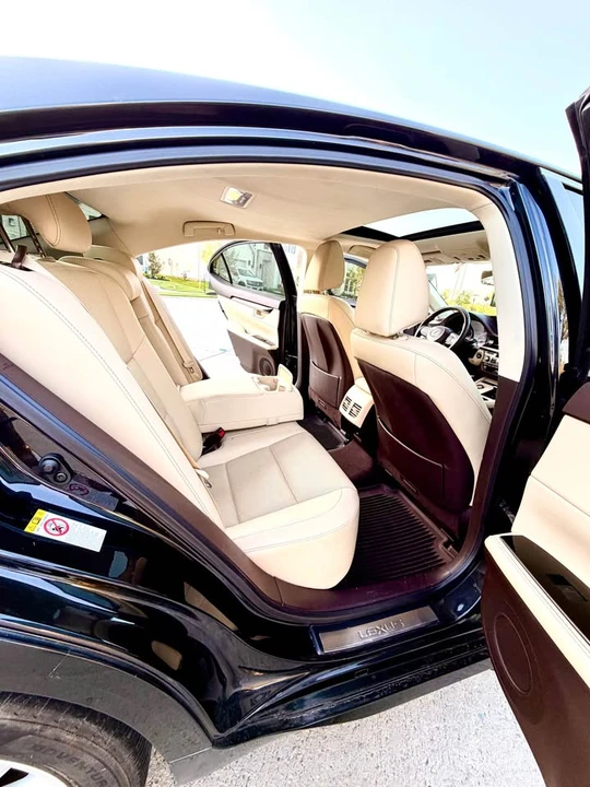 2017 Lexus ES 6th Gen - Image 7 of 9