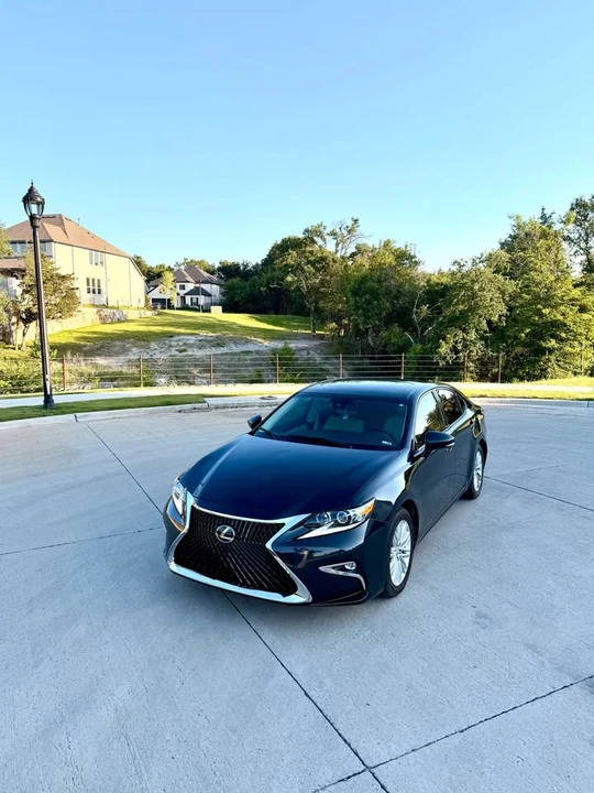 2017 Lexus ES 6th Gen - Image 2 of 9