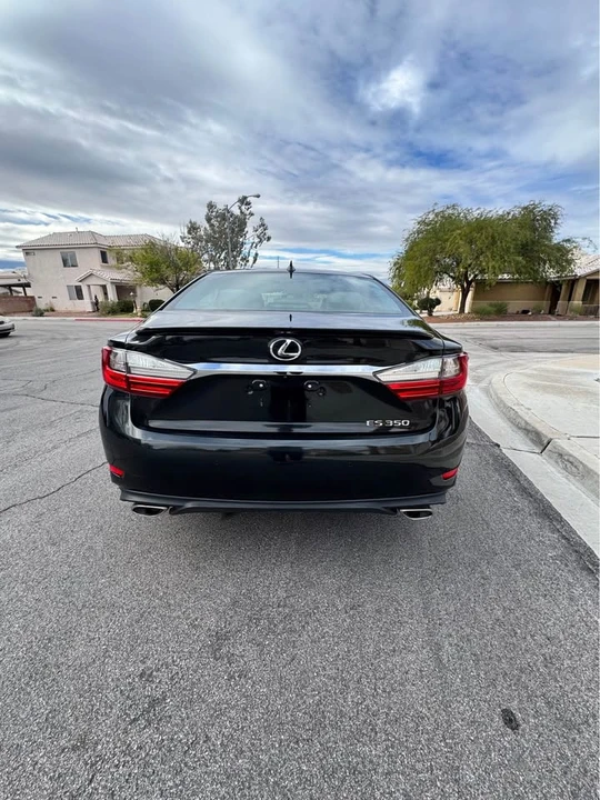 2017 Lexus ES 6th Gen - Image 2 of 15