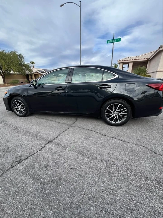 2017 Lexus ES 6th Gen - Image 3 of 15