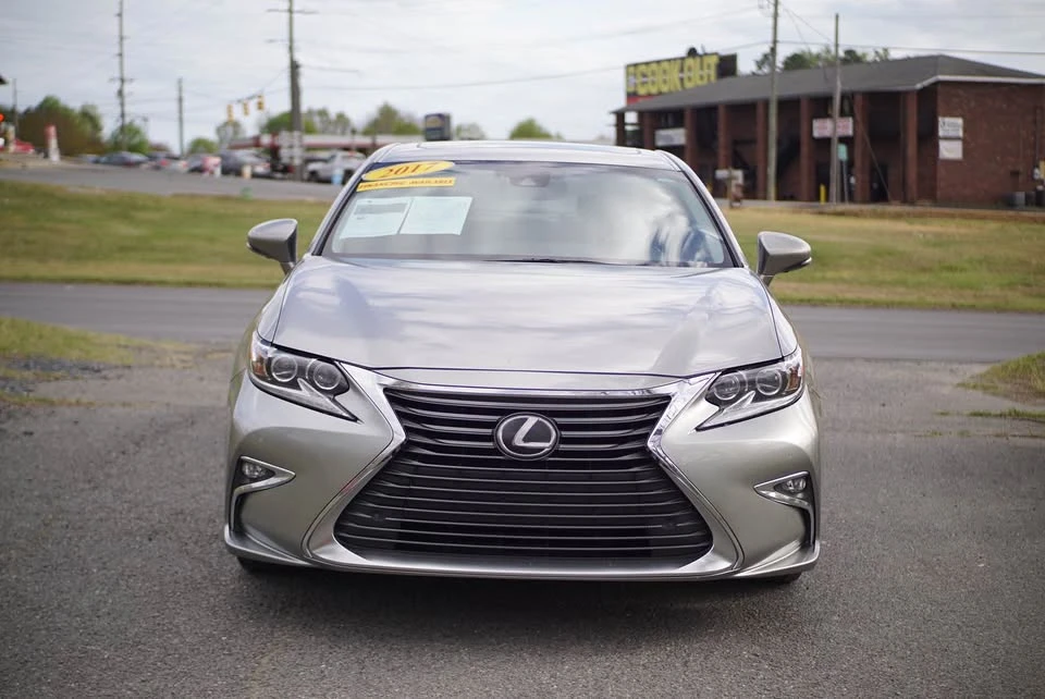 2017 Lexus ES 6th Gen - Image 4 of 19