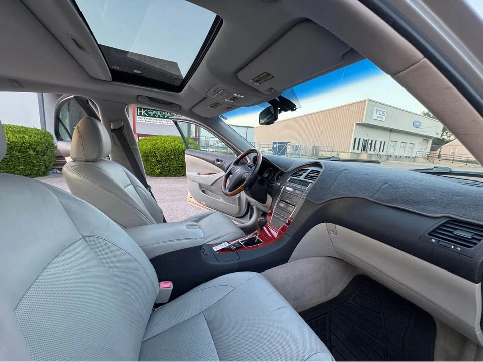 2017 Lexus ES 6th Gen - Image 13 of 17