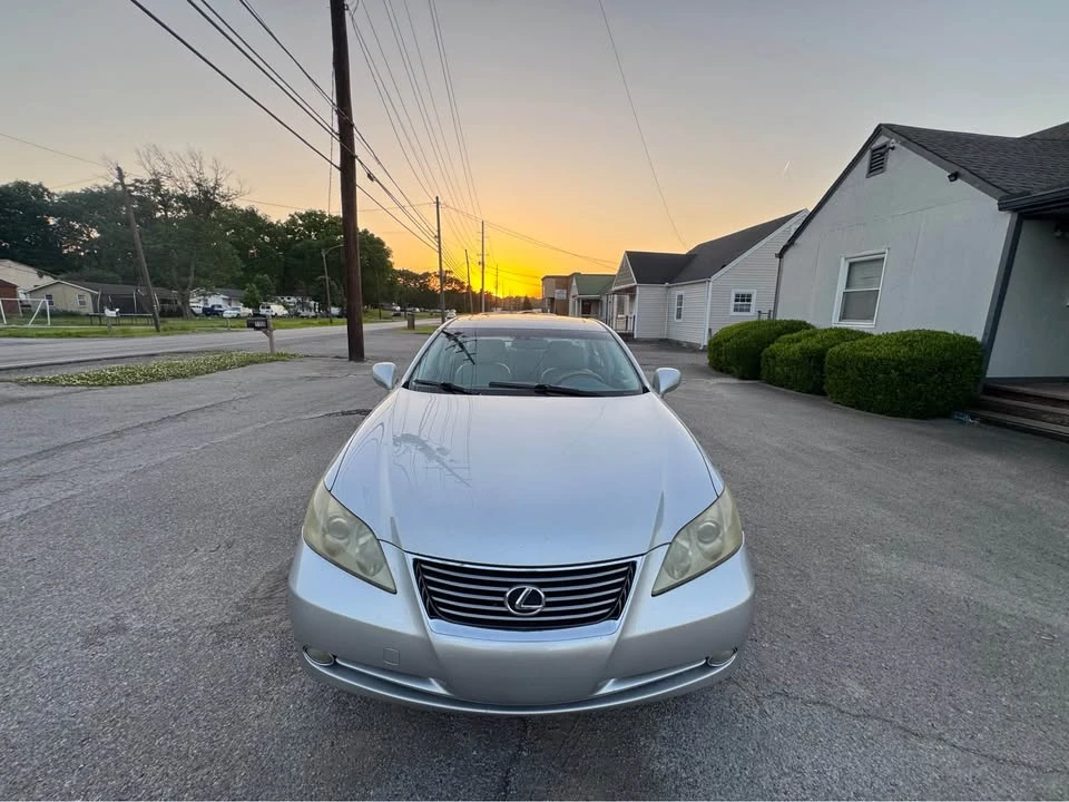 2017 Lexus ES 6th Gen - Image 2 of 17