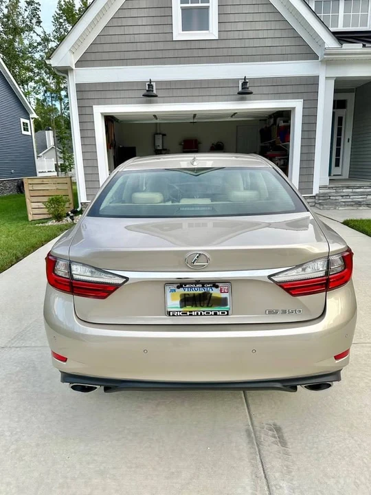2017 Lexus ES 6th Gen - Image 2 of 9