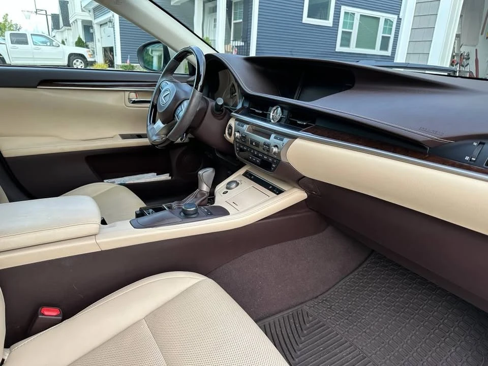 2017 Lexus ES 6th Gen - Image 4 of 9