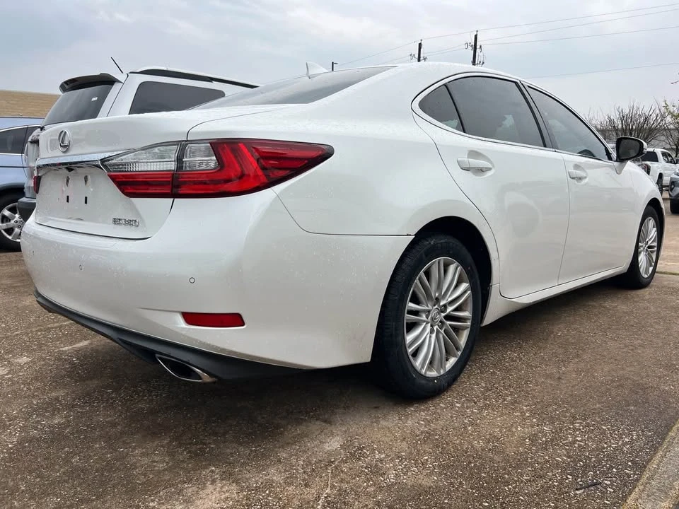 2017 Lexus ES 6th Gen - Image 4 of 5