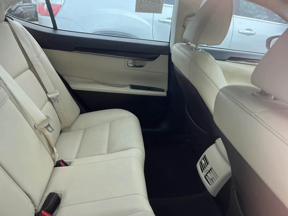 2017 Lexus ES 6th Gen - Image 3 of 5