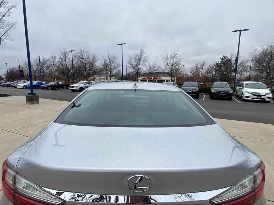 2017 Lexus ES 6th Gen - Image 4 of 4