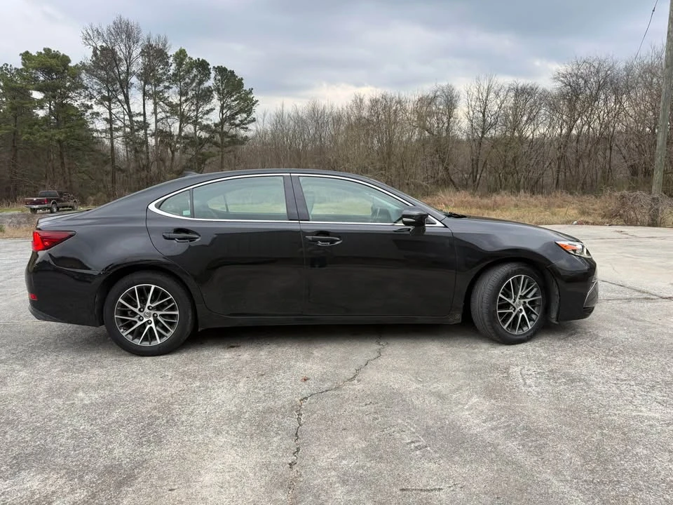 2017 Lexus ES 6th Gen - Image 6 of 18