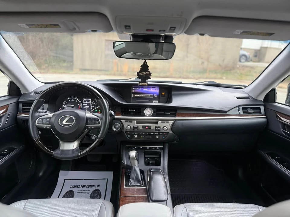 2017 Lexus ES 6th Gen - Image 8 of 18