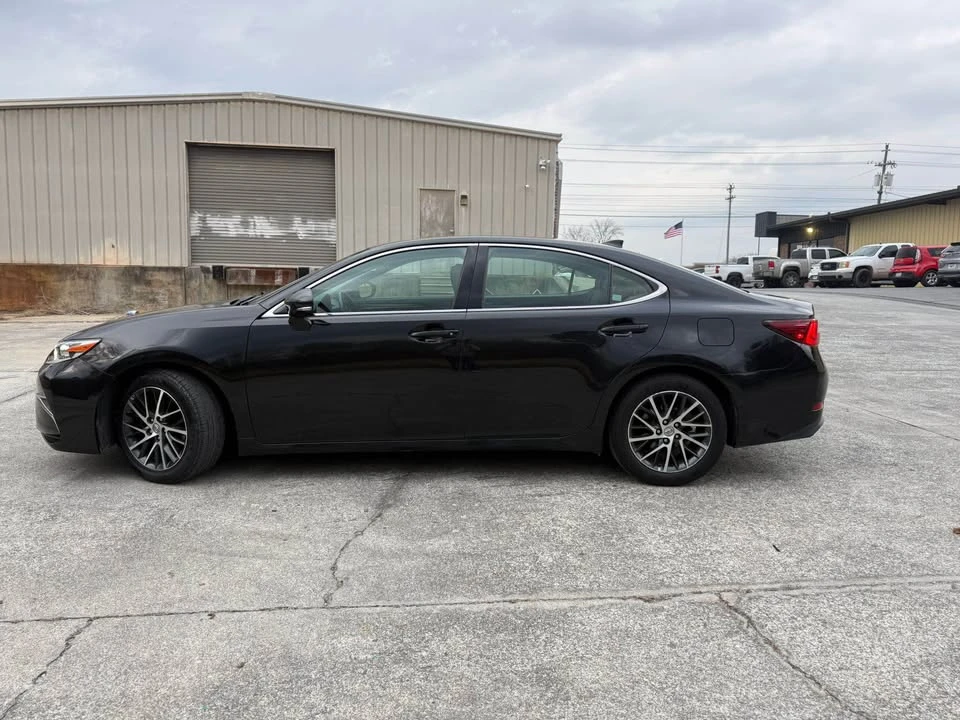 2017 Lexus ES 6th Gen - Image 5 of 18