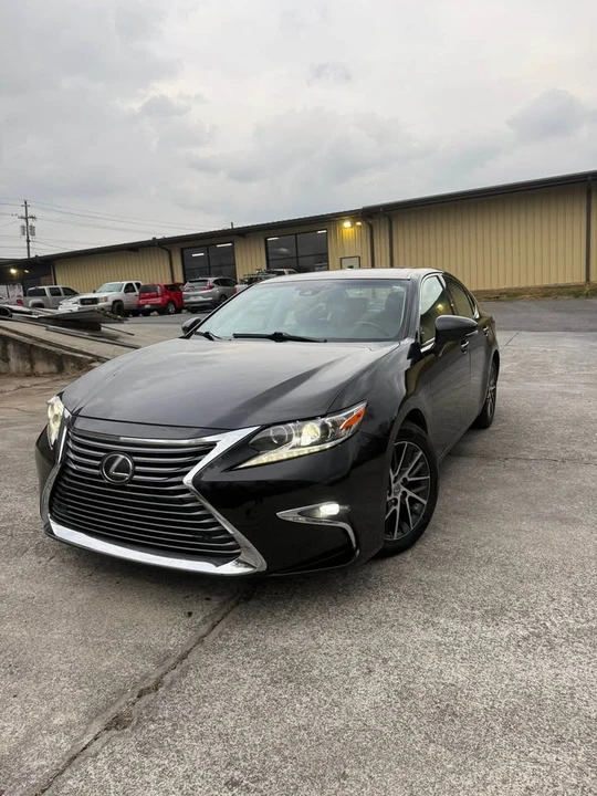 2017 Lexus ES 6th Gen - Image 2 of 18