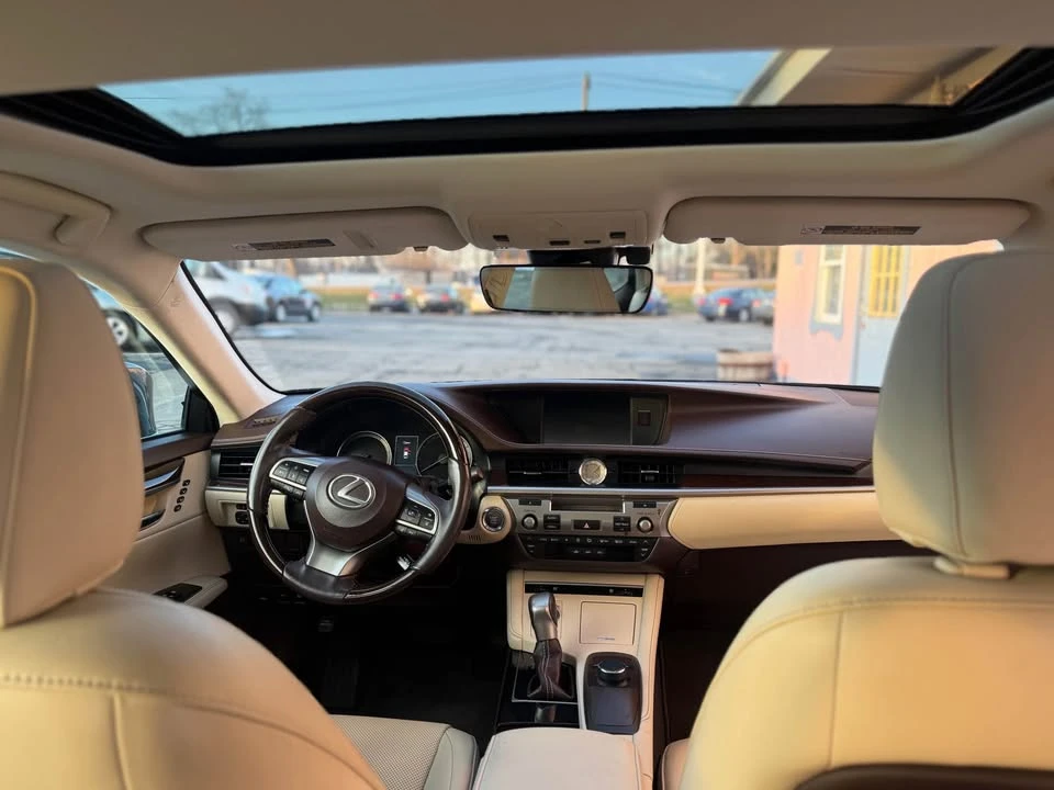 2017 Lexus ES 6th Gen - Image 16 of 17