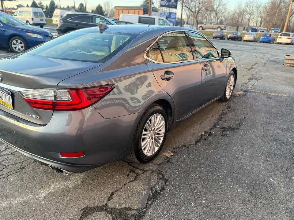 2017 Lexus ES 6th Gen - Image 5 of 17