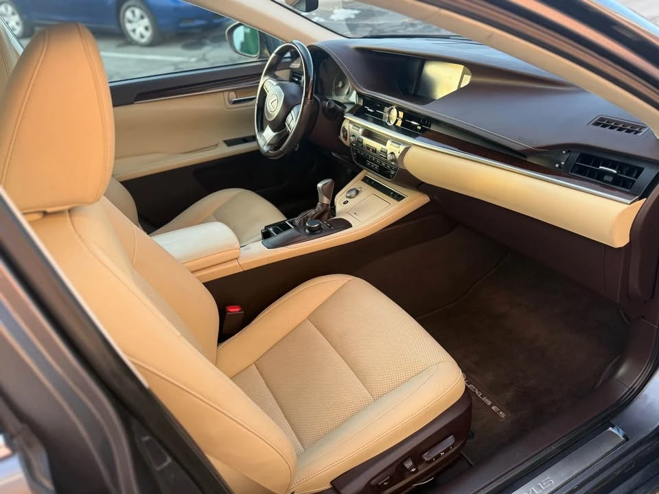 2017 Lexus ES 6th Gen - Image 14 of 17